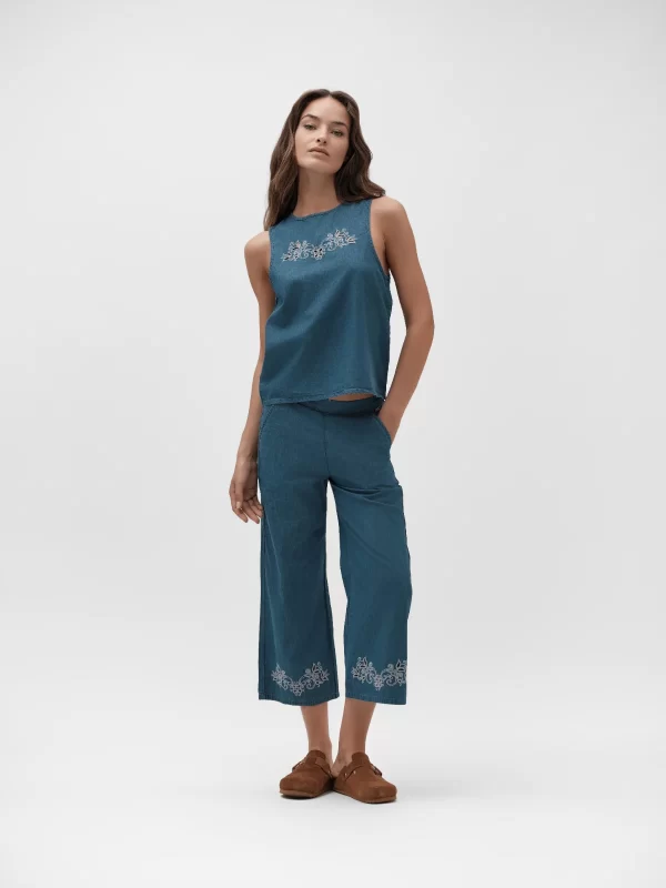 TOP IN CHAMBRAY SMANICATO CON FIORE CUT-OUT - WW30269